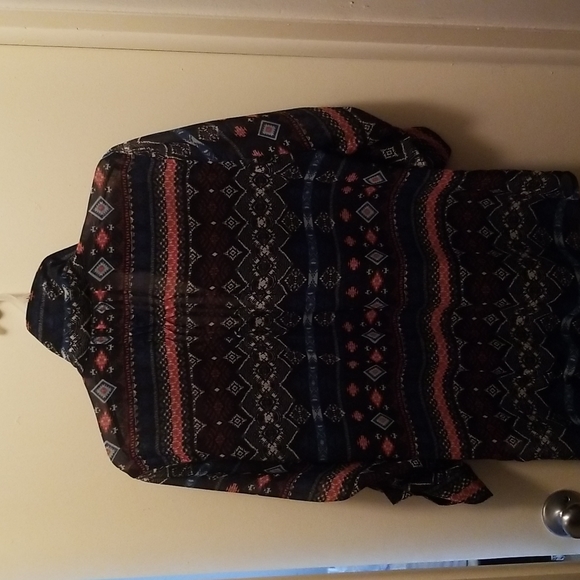 Top - Picture 2 of 2